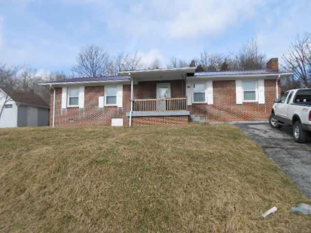 169 Webb St, Cedar Bluff, VA 24609