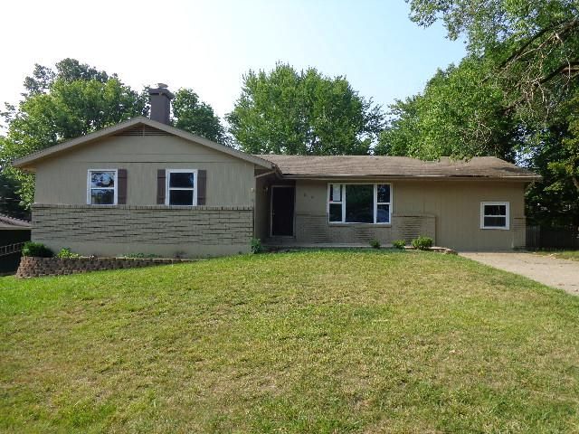 812 Red Oak Ln, Columbia, MO 65203