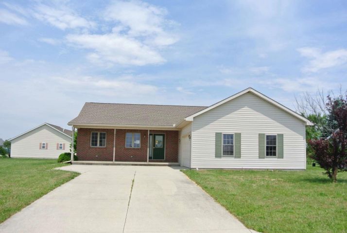 17172 Tecumseh Dr E, Wapakoneta, OH 45895