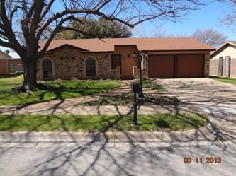 105 Randy Dr, Crowley, TX 76036