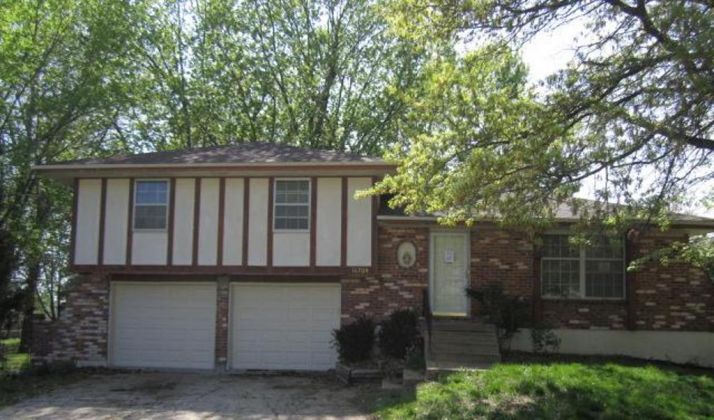 16704 Mckinley Court, Belton, MO 64012