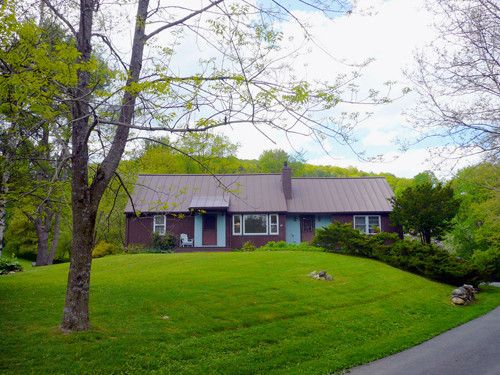 69 Loop Road, Newfane, VT 05345