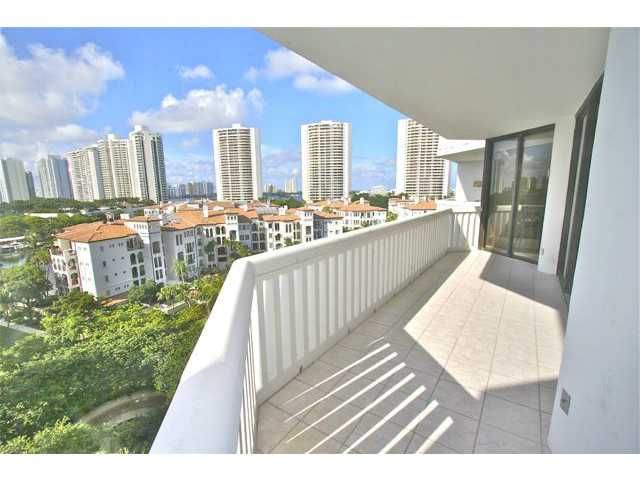 2000 ISLAND BL # 905, North Miami Beach, FL 33160