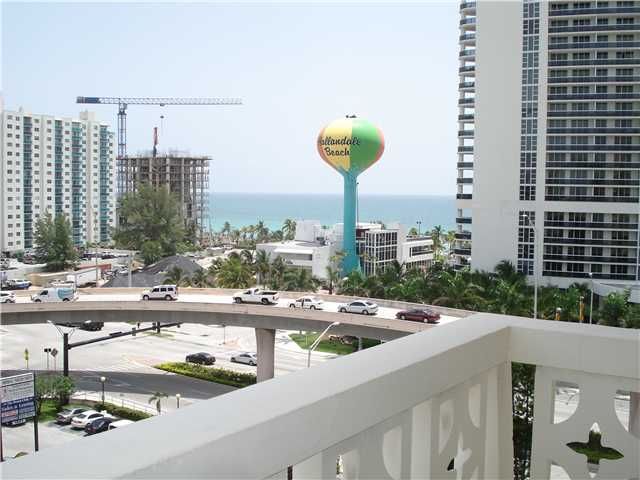 1825 OCEAN DR # 904, Hallandale, FL 33009