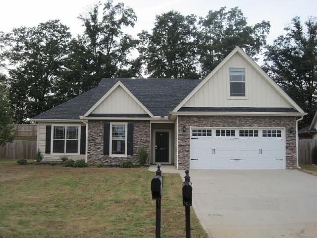 1021 Blythwood Dr, Piedmont, SC 29673