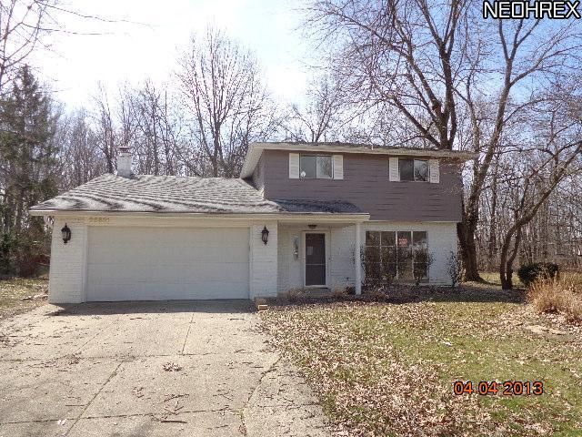 28831 Windsor Dr, North Olmsted, OH 44070