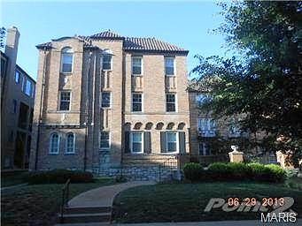 Cromwell Drive, Saint Louis, MO 63105