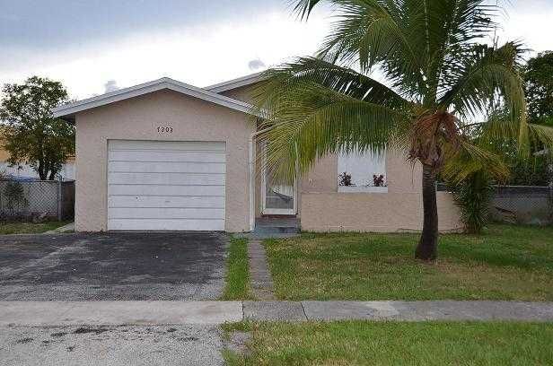 7203 Sw 3rd Ct, Pompano Beach, FL 33068