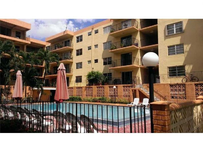 1635 W 44 PL # 314, Hialeah, FL 33012