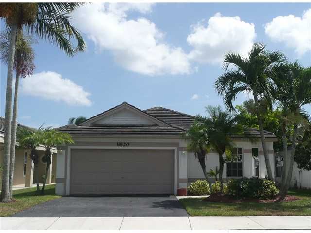 8820 LAKE PARK CR, Fort Lauderdale, FL 33328