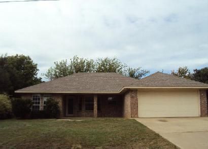 1000 S Jefferson St, Pilot Point, TX 76258