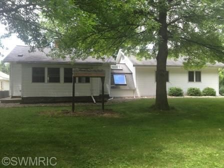 2460 Weaver Rd, Niles, MI 49120