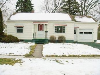 1956 Walnut Street, Holt, MI 48842