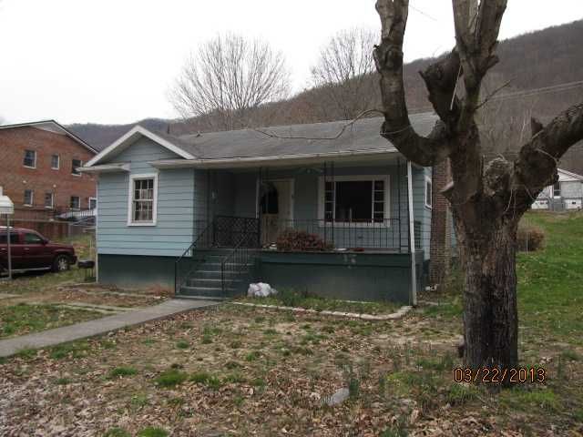 3 2nd Ave W, Big Stone Gap, VA 24219