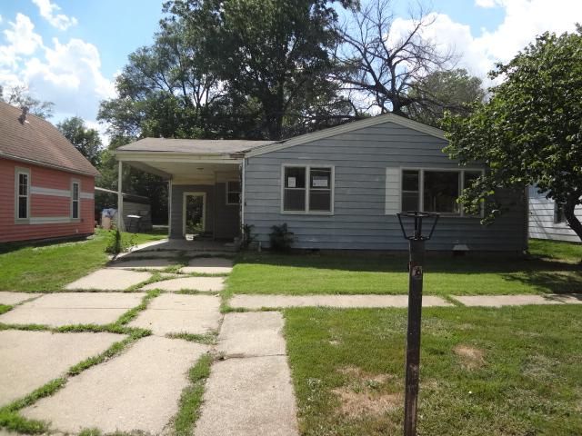 19 Sylvan St, Emporia, KS 66801