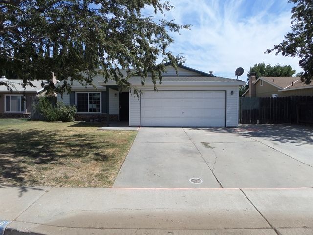 628 Walnut Avenue, Patterson, CA 95363