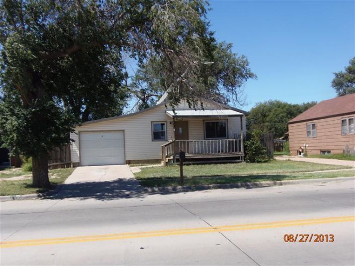 903 N 8th St, Garden City, KS 67846