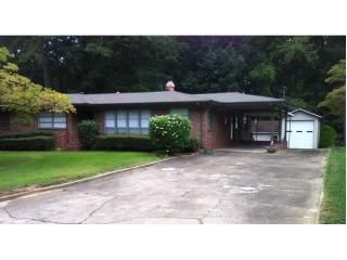 221 Newport Dr, Bessemer, AL 35023