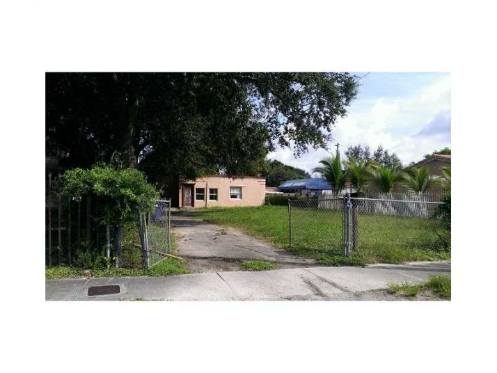 1835 NW 85 ST, Miami, FL 33147