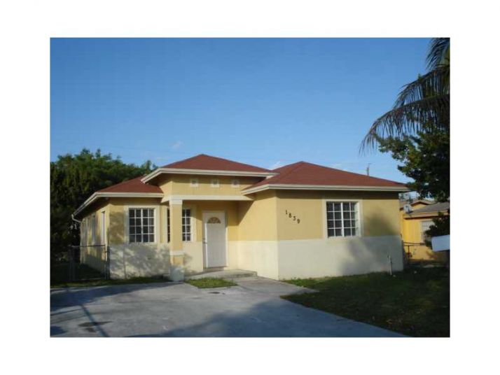 1839 NW 74 TE, Miami, FL 33147