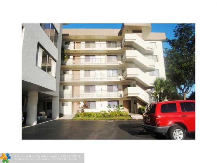 8030 Hampton Blvd Apt 101, Pompano Beach, FL 33068