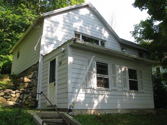 34 Grove Street, Palmer, MA 01069