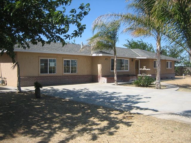 7343 Houston Avenue, Hanford, CA 93230