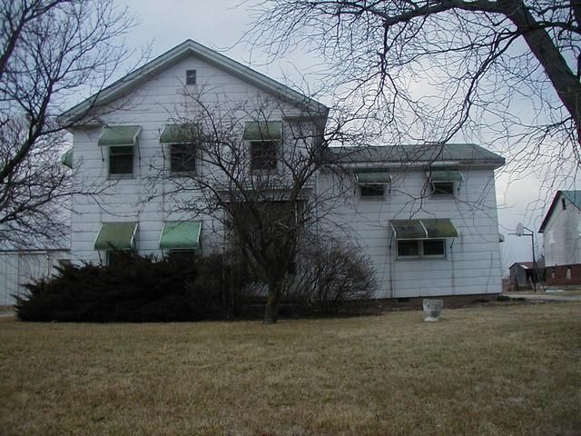 514 W Elm St, Wenona, IL 61377