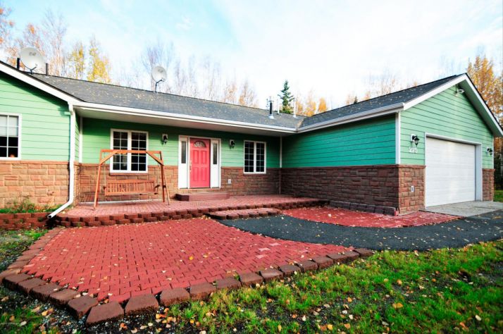 275 W Gerondale Circle, Wasilla, AK 99654