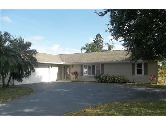 3530 Sw Racquet Club Way, Palm City, FL 34990