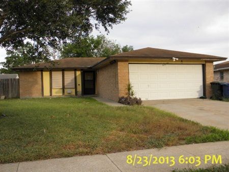 2834 Blue Grass Dr, Corpus Christi, TX 78410