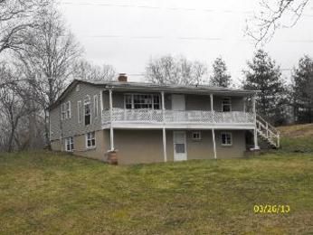 820 Opossum Run Rd, Irvine, KY 40336