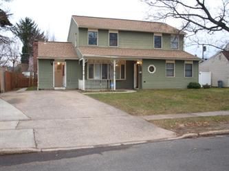 120 Junewood Drive, Levittown, PA 19055