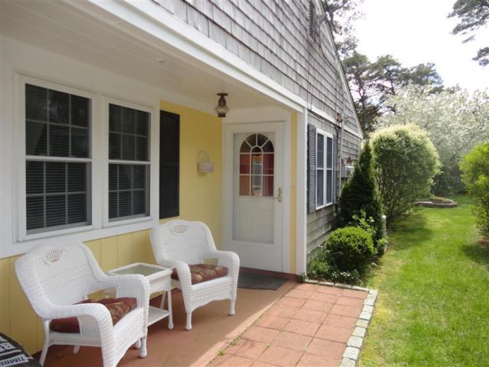 33 Katharyn Michael Rd, Yarmouth Port, MA 02675