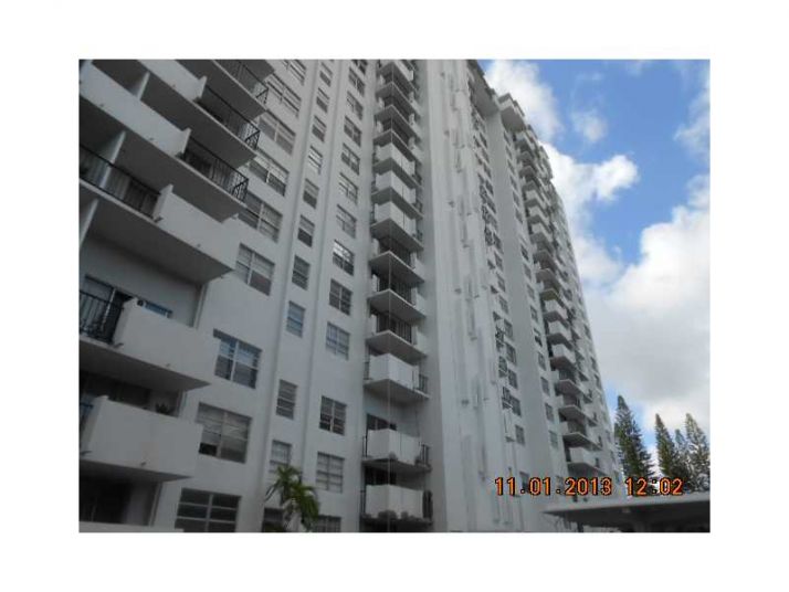 2780 NE 183 ST # 1503, North Miami Beach, FL 33160