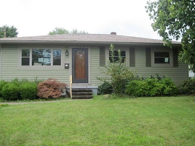 Difford Dr, Niles, OH 44446