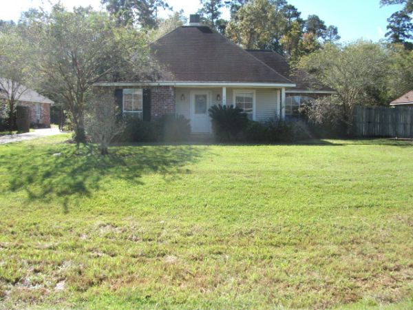 7370 Cherrydale Dr, Denham Springs, LA 70706