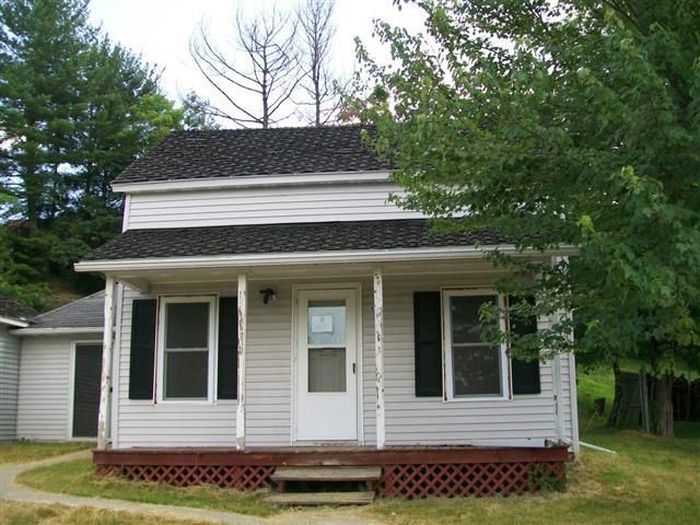 106 La Valle Street, La Valle, WI 53941