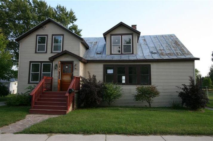 323 Mcdonald St, Oconto, WI 54153