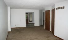 1114 Se Prairie Ln Apt B Oak Grove, MO 64075