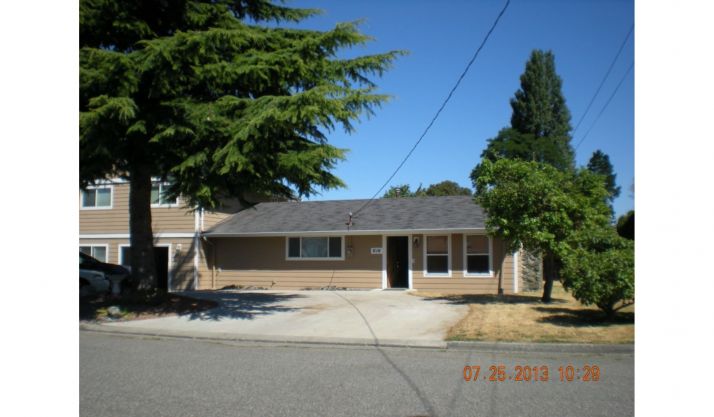 614 Th Hillcrest Dr, Anacortes, WA 98221