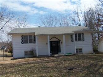 2417 S Quincy Ave, Sedalia, MO 65301