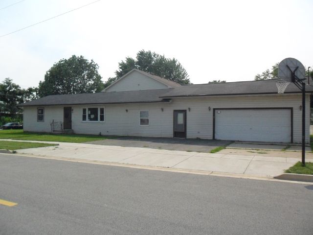 800 Wall St, Morris, IL 60450