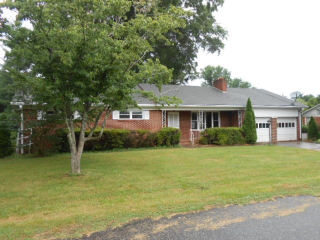 406 Powell Circle NE, Lenoir, NC 28645