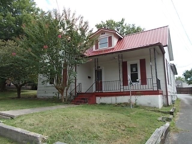 402 E Walden St, La Follette, TN 37766