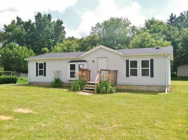 4349 Maple St, Brown City, MI 48416