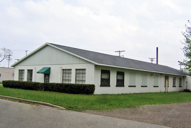 100 Commercial Avenue, Paw Paw, MI 49079