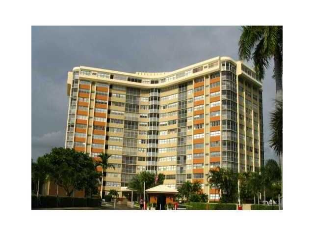 100 GOLDEN ISLES DR # 208, Hallandale, FL 33009