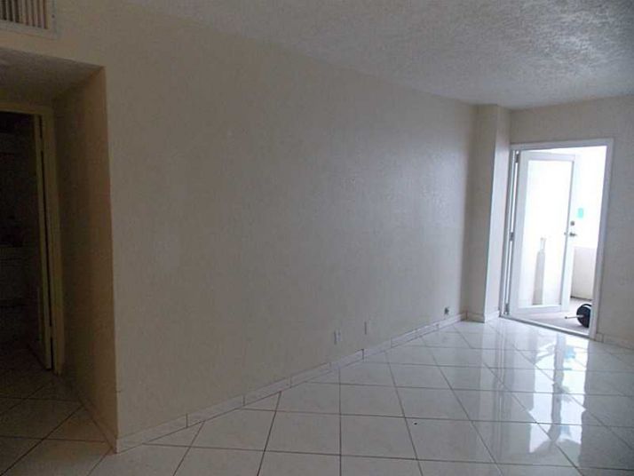 9225 COLLINS # 708, Miami Beach, FL 33154