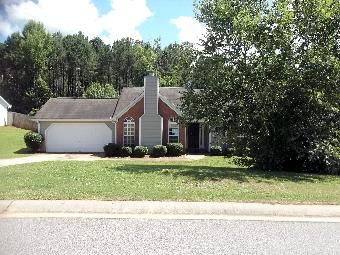 67 Canterbury Dr, Grantville, GA 30220